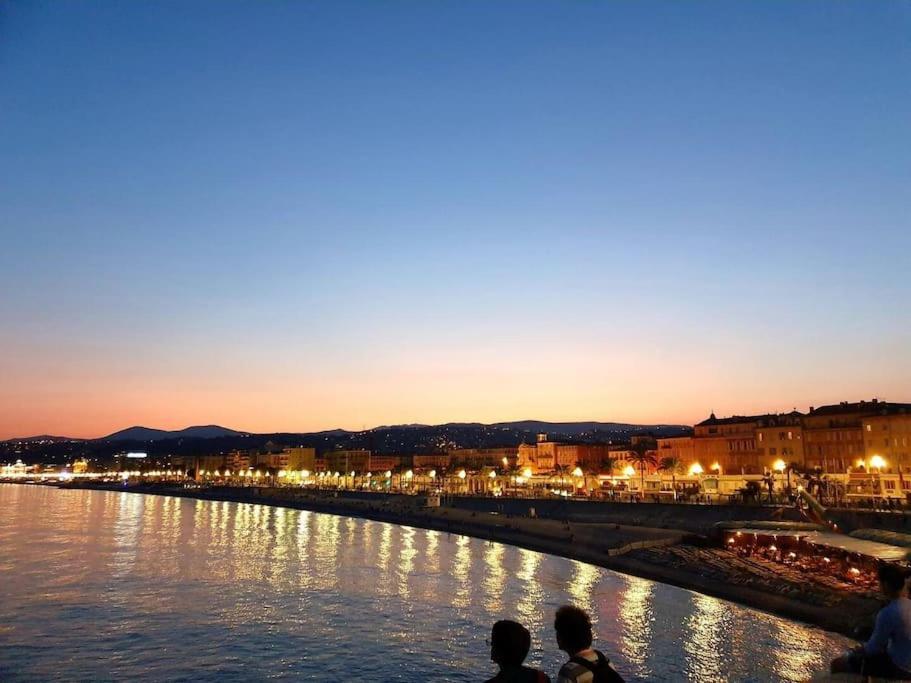 Studio T1 Centre - Ideal Couple & Amis - Confort - Wifi - Calme - Climatisation - Coin Terrasse Apartment *