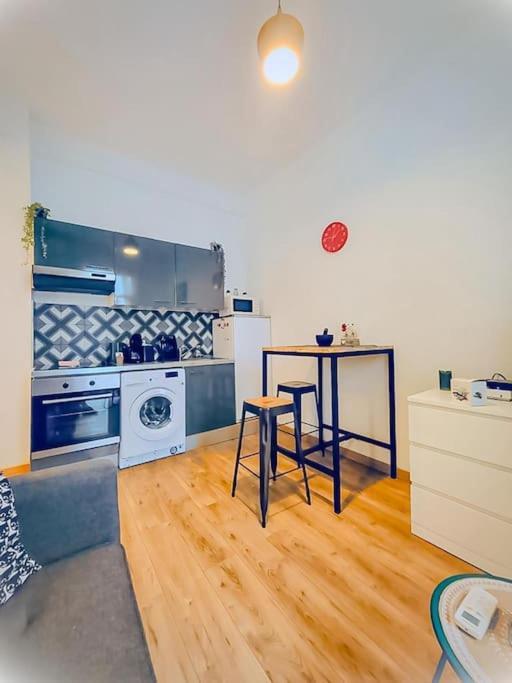 Studio T1 Centre - Ideal Couple & Amis - Confort - Wifi - Calme - Climatisation - Coin Terrasse Apartment Nizza